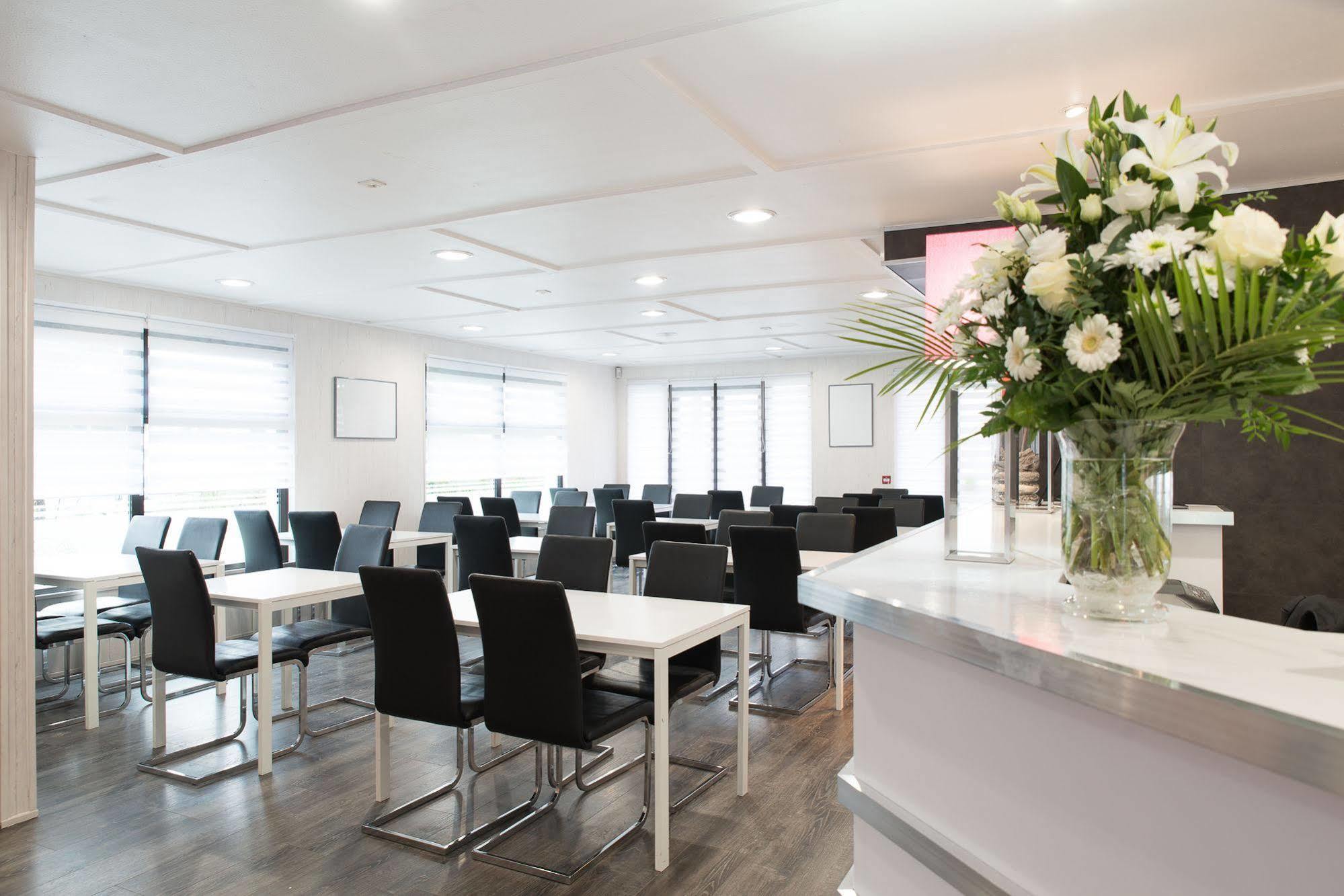 Hotel Belfort Bessoncourt Bagian luar foto